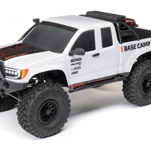 Axial SCX10 III Base Camp 4WD 1:10 RTR bílý